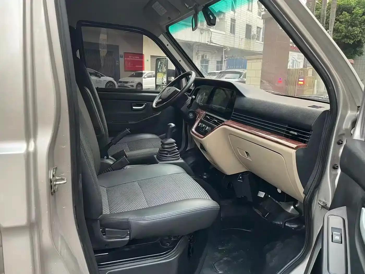 Crossover King X7 2025 Model 1.6L Single Cab Dual Rear Wheels Dong'an DAT18R 3.7m — миниатюра 10