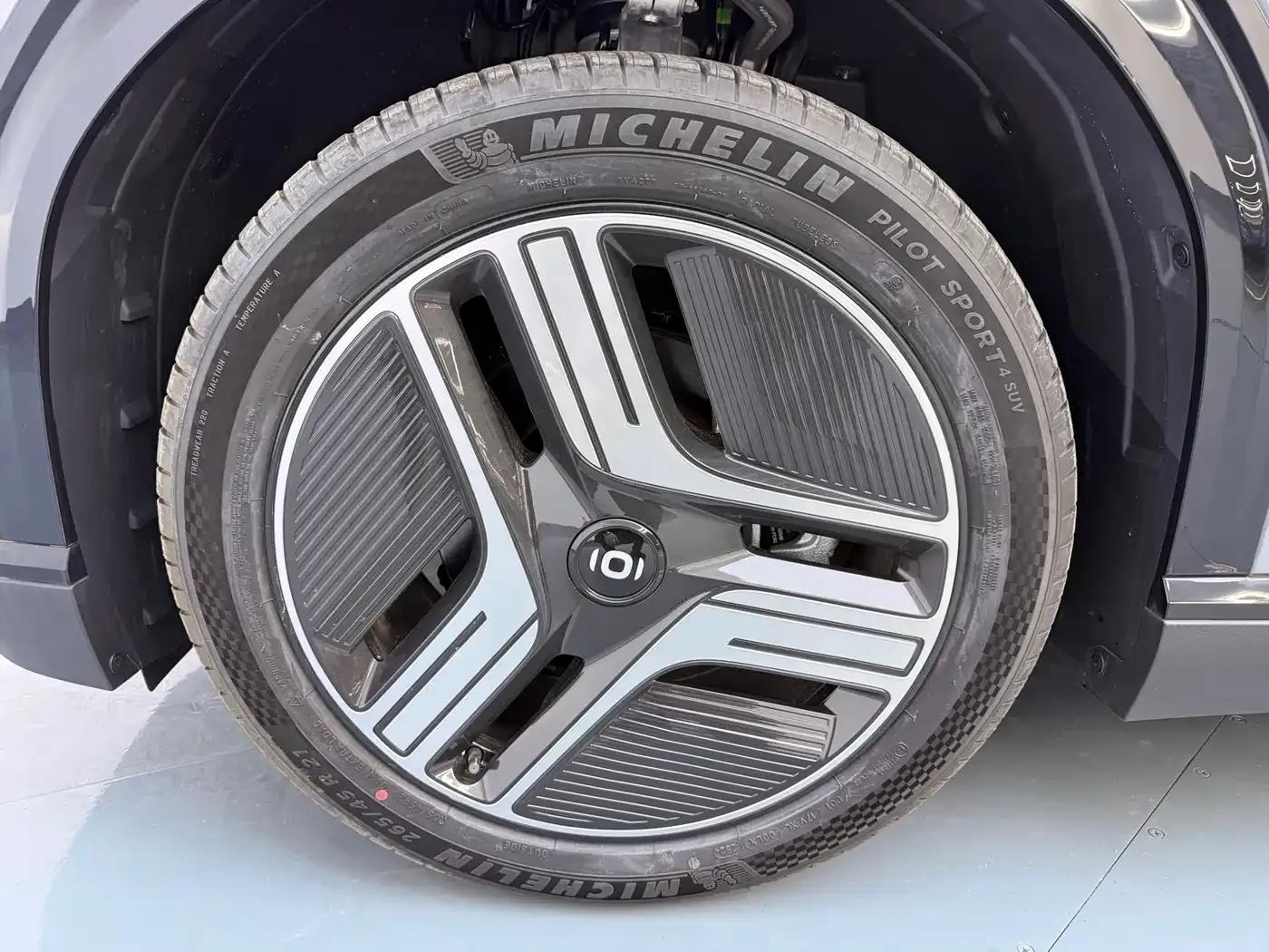 Changan Qiyuan E07 2025 Pure Electric Four-Wheel Drive 90kWh Ultra High-Performance Edition — миниатюра 30