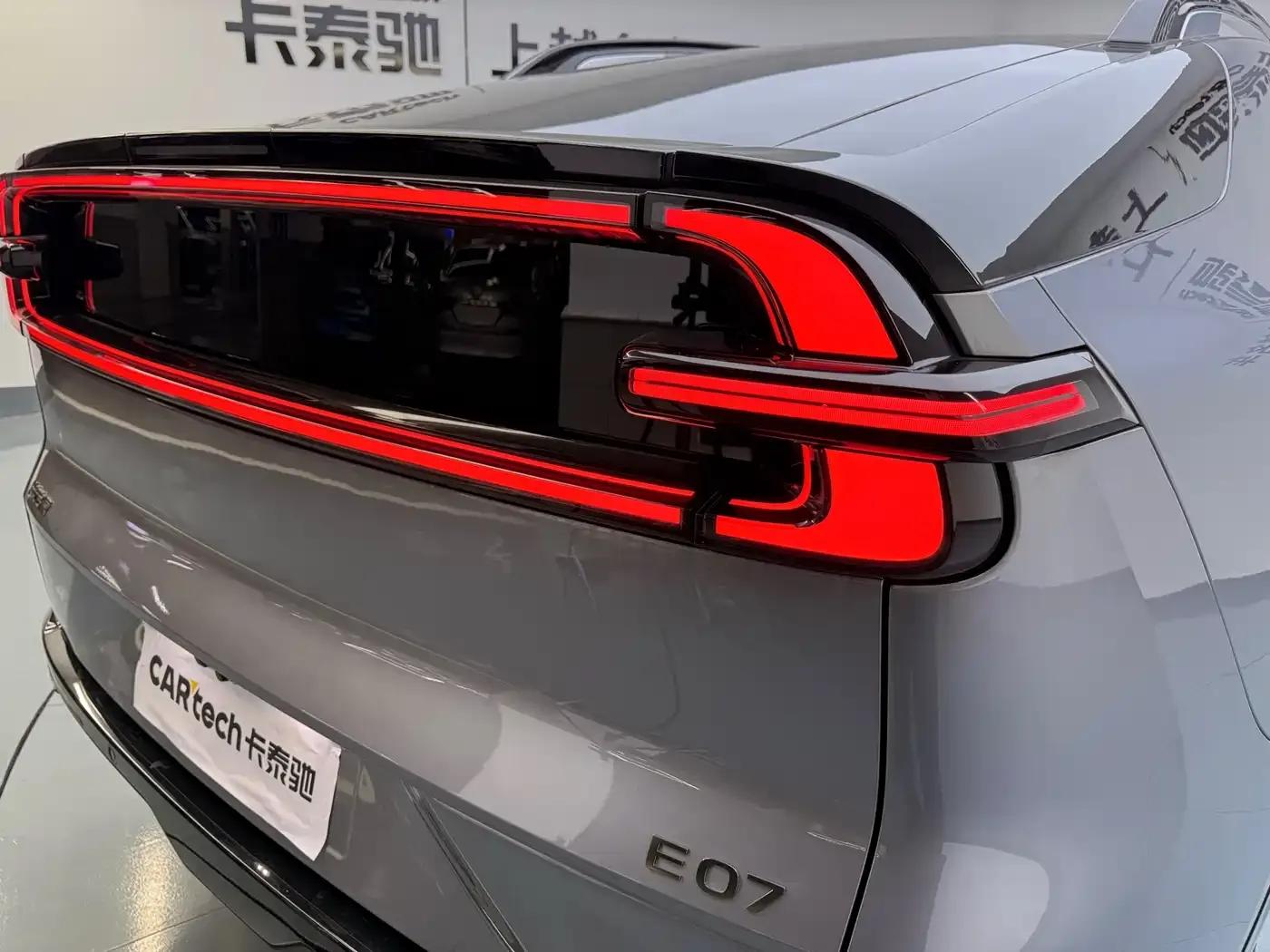 Changan Qiyuan E07 2025 Pure Electric Four-Wheel Drive 90kWh Ultra High-Performance Edition — миниатюра 33