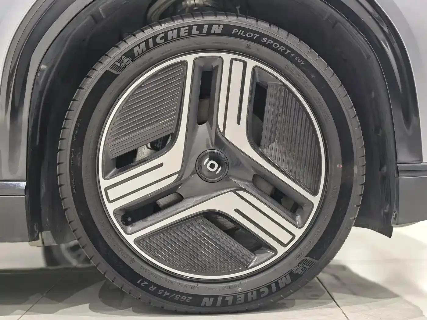 Changan Qiyuan E07 2025 Pure Electric Four-Wheel Drive 90kWh Ultra High-Performance Edition — миниатюра 16
