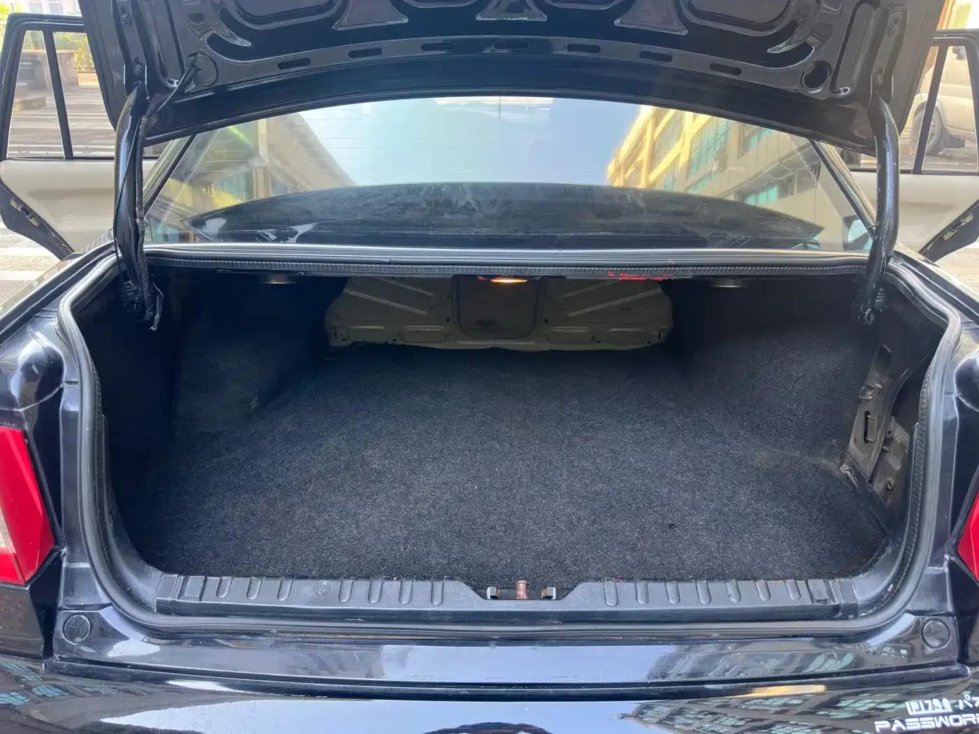 Santana Zhijun 2010 1.6L Manual Comfortline — миниатюра 11