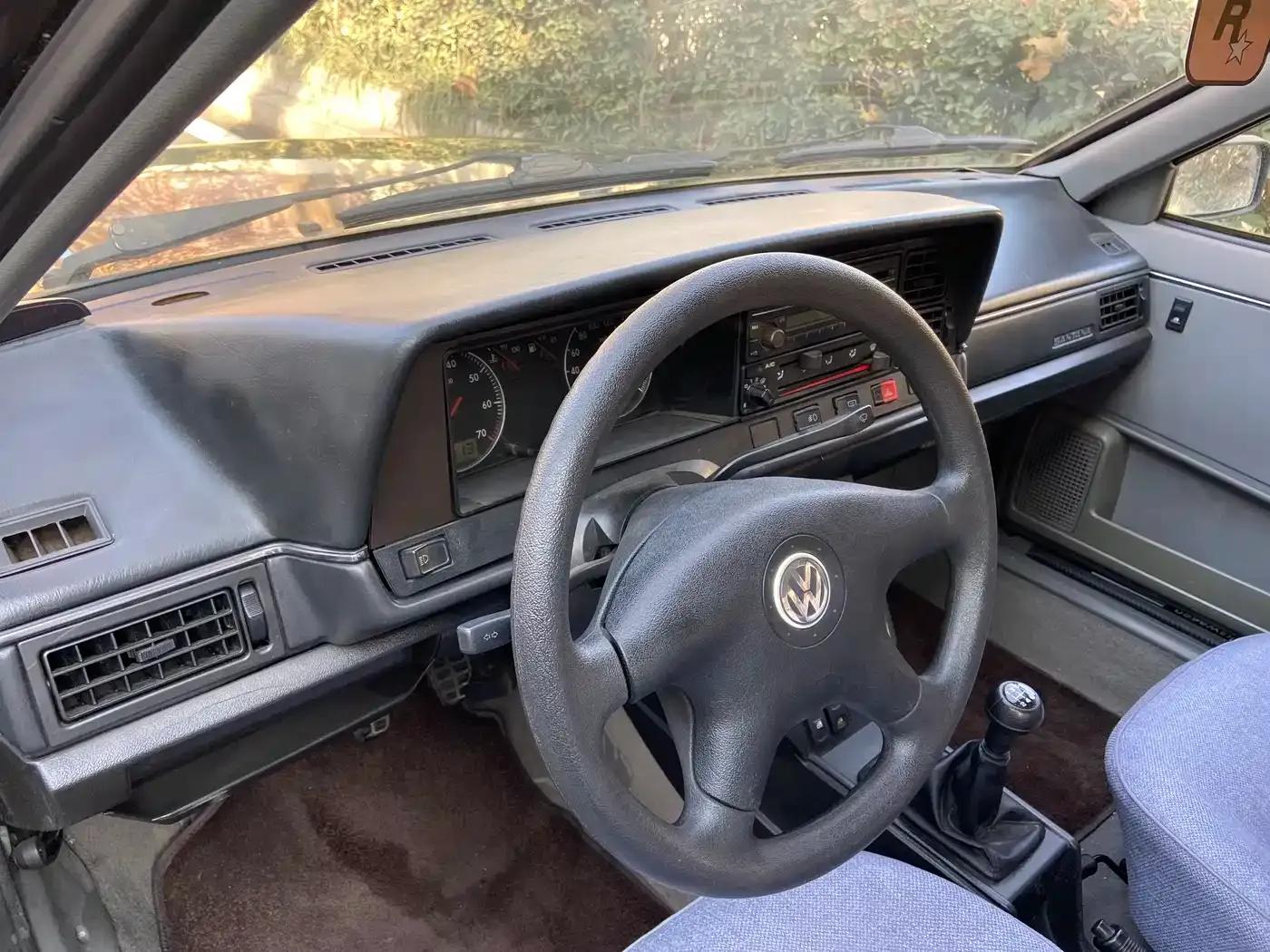 Santana Classic 2009 Model 1.8 Manual — миниатюра 8