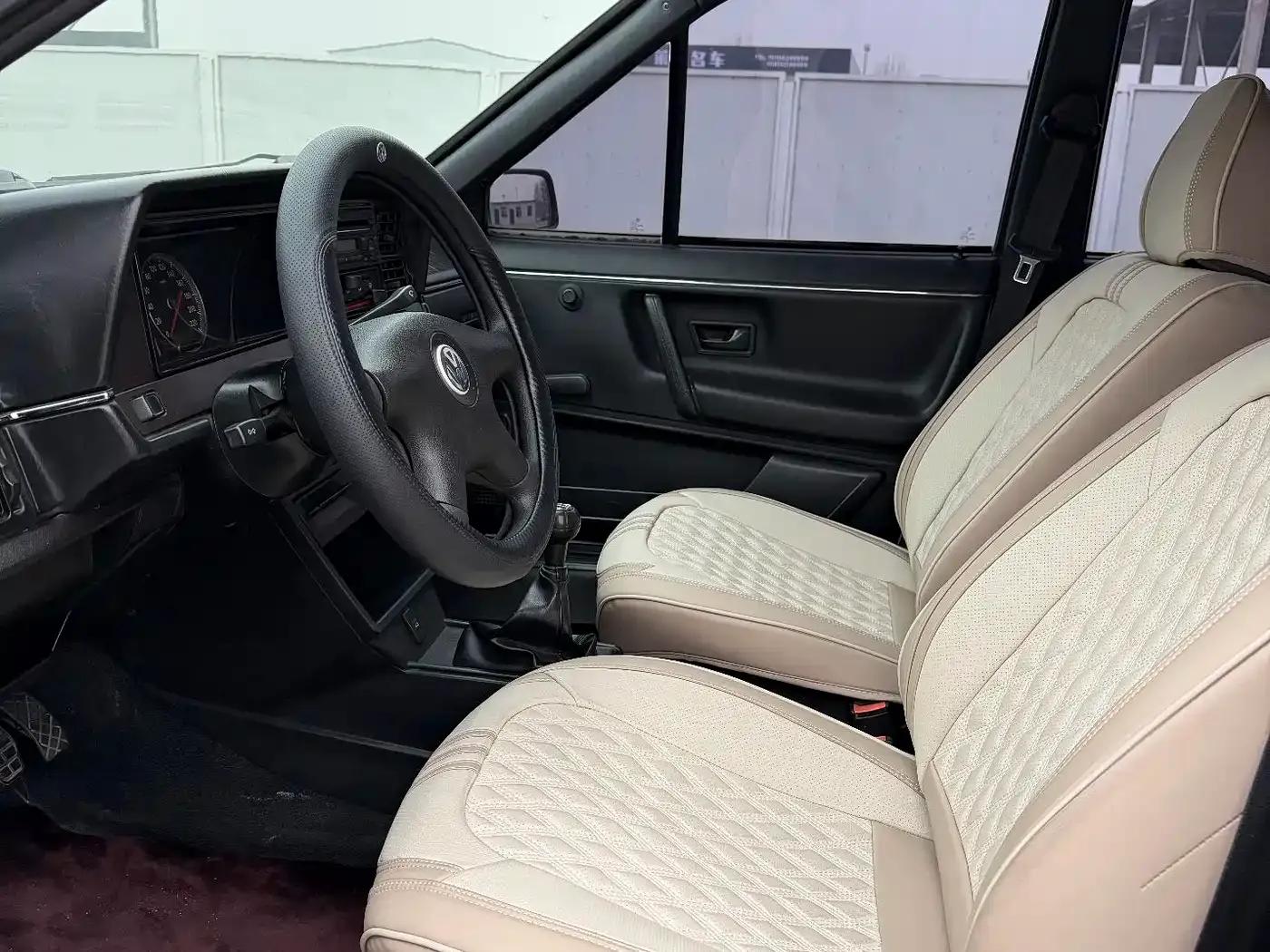 Santana Classic 2009 Model 1.8 Manual — миниатюра 4