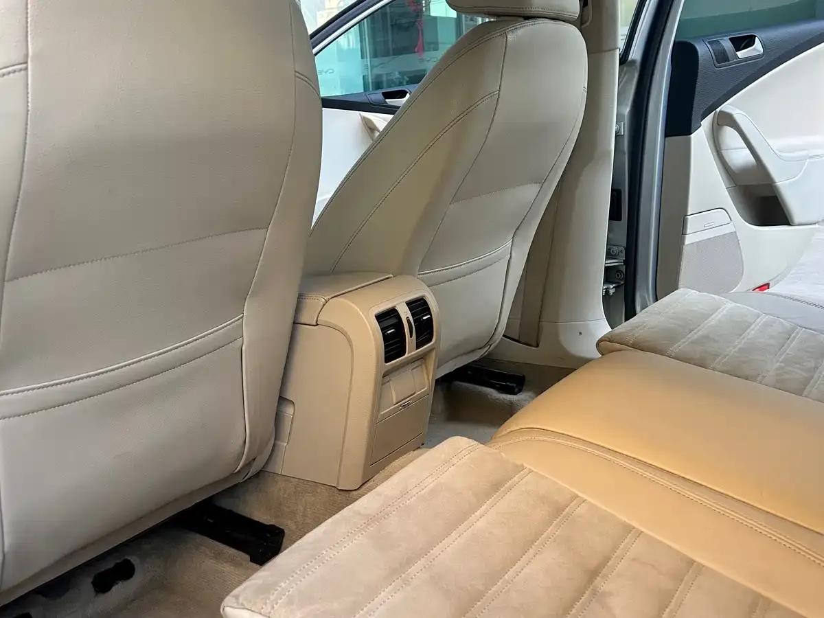 2011 Passat 2.0T Touring Luxury Edition — миниатюра 11