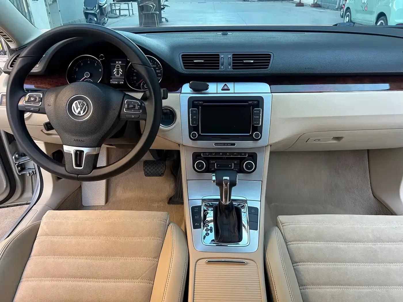 2011 Passat 2.0T Touring Luxury Edition — миниатюра 13