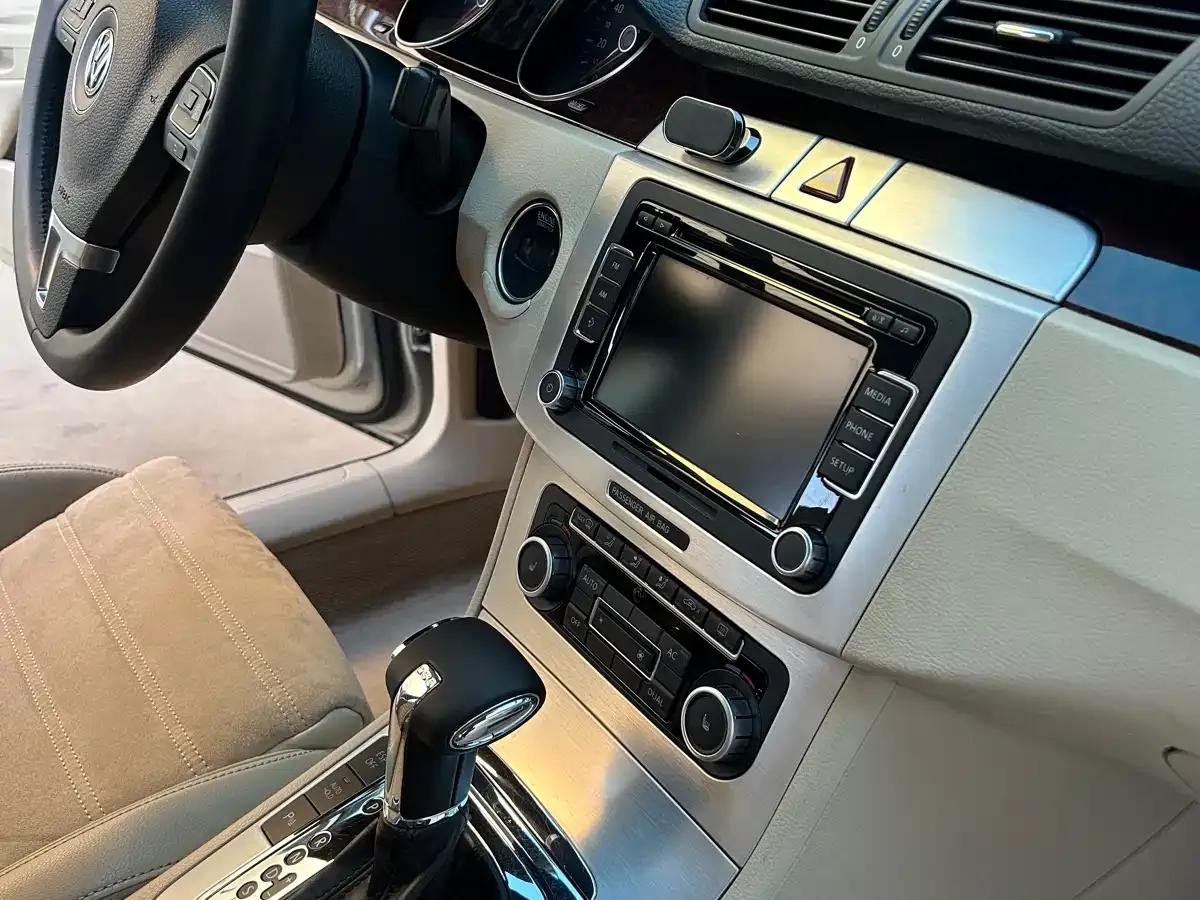 2011 Passat 2.0T Touring Luxury Edition — миниатюра 15