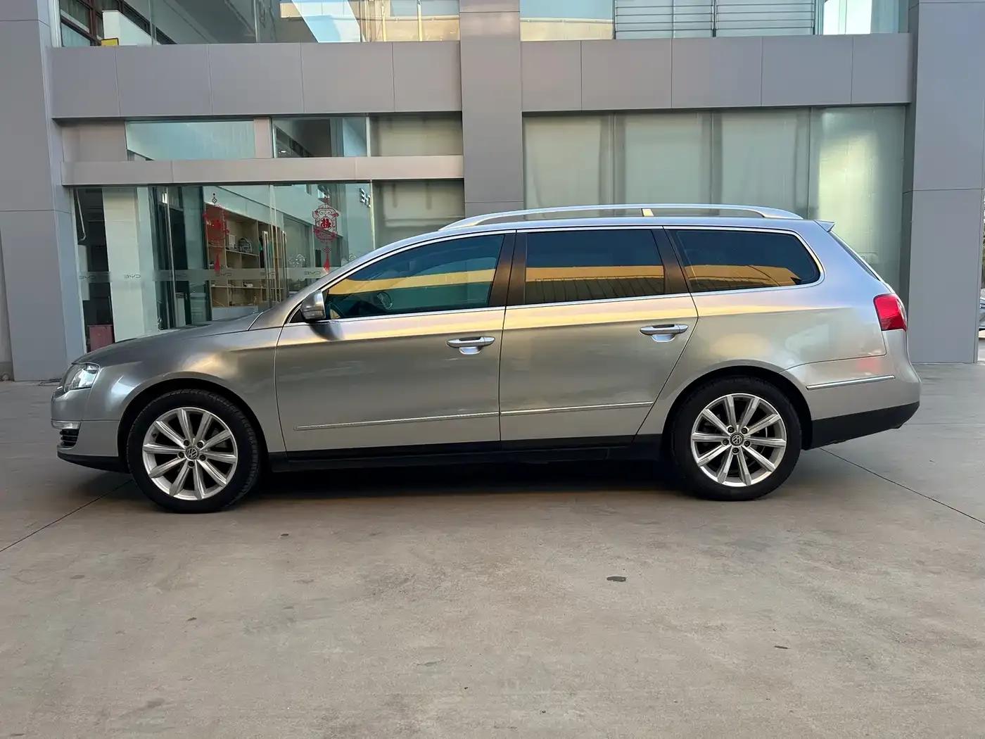 2011 Passat 2.0T Touring Luxury Edition — миниатюра 5