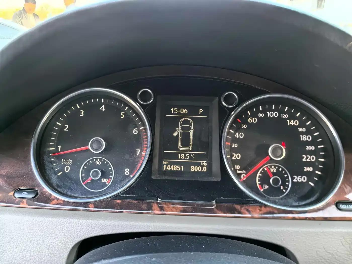 2011 Passat 2.0T Touring Comfort Edition — миниатюра 5