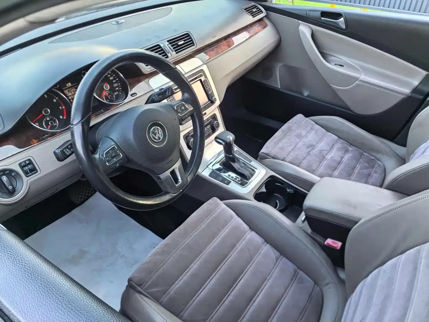 2011 Passat 2.0T Touring Comfort Edition — миниатюра 7