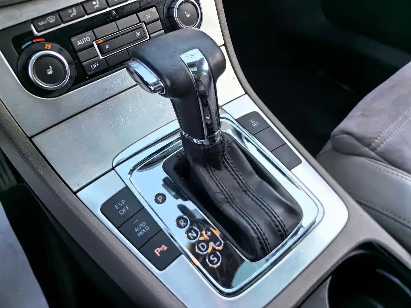 2011 Passat 2.0T Touring Comfort Edition — миниатюра 10