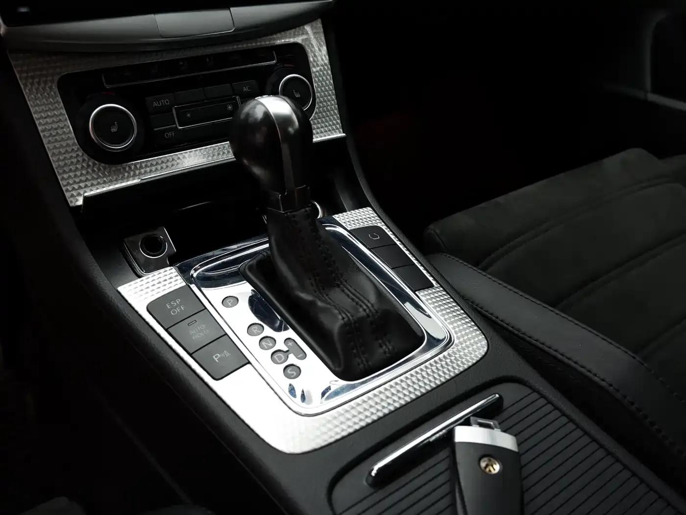 2008 Passat R36 Touring Edition — миниатюра 13