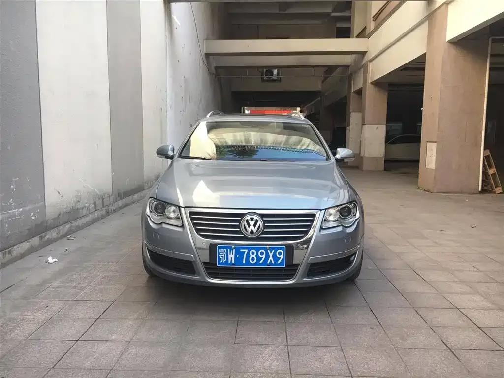 2011 Passat 2.0T Touring Luxury Edition — миниатюра 2
