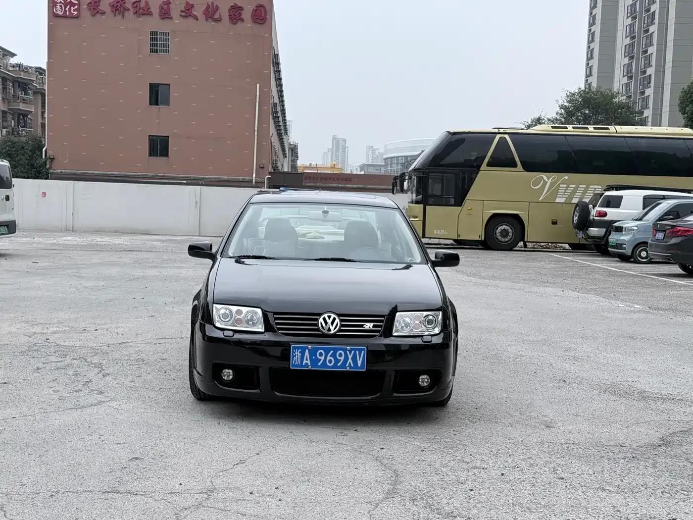 2005 Volkswagen Bora Classic 1.8T R (Sport Edition) — миниатюра 1