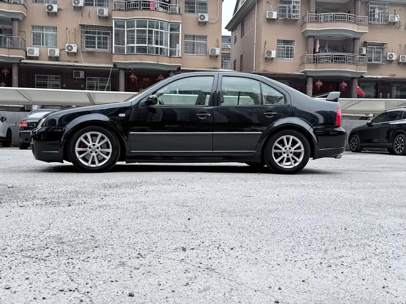 2005 Volkswagen Bora Classic 1.8T R (Sport Edition) — миниатюра 3