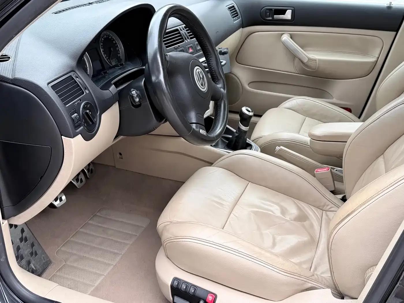 2005 Volkswagen Bora Classic 1.8T R (Sport Edition) — миниатюра 4