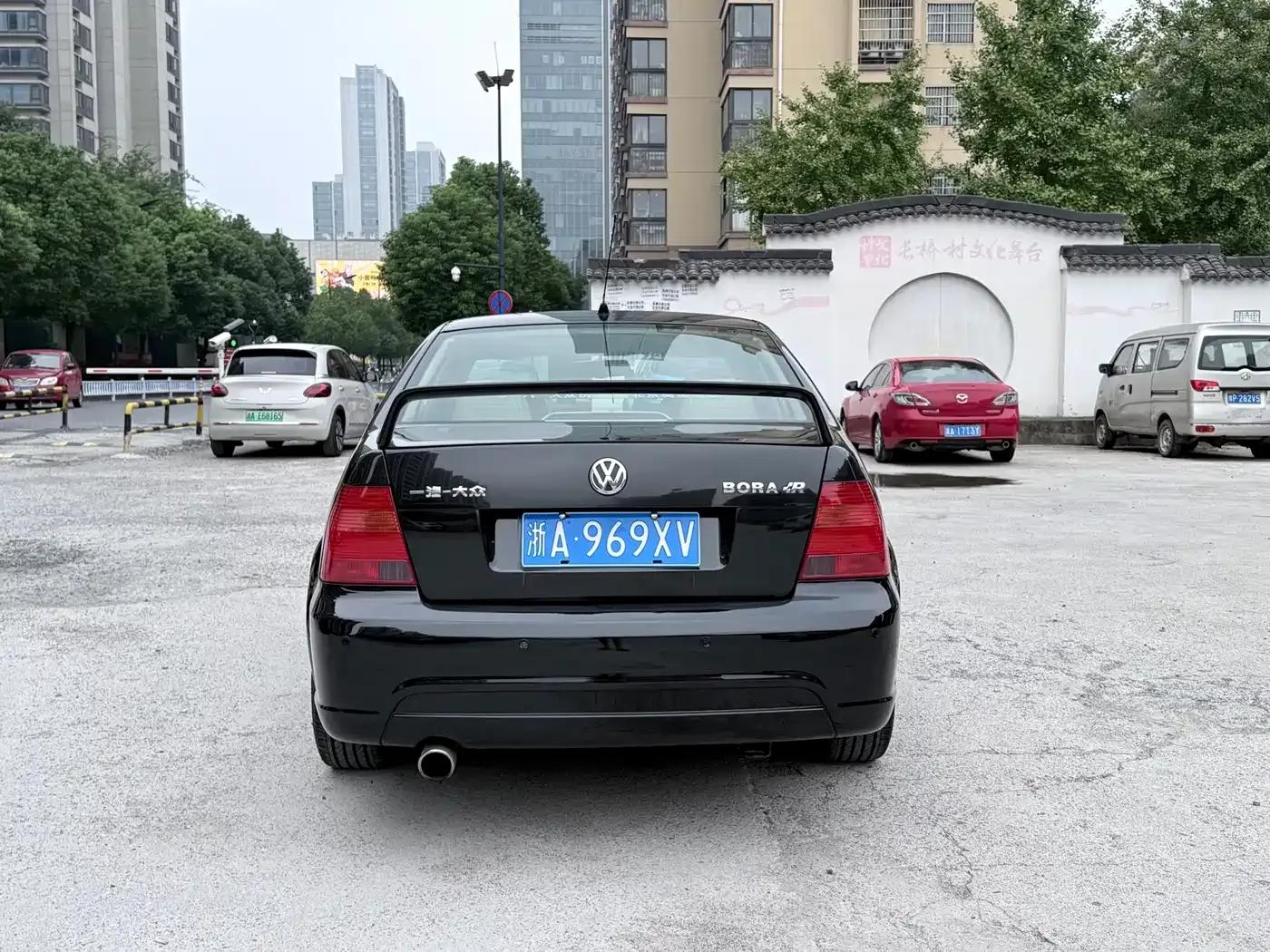2005 Volkswagen Bora Classic 1.8T R (Sport Edition) — миниатюра 8
