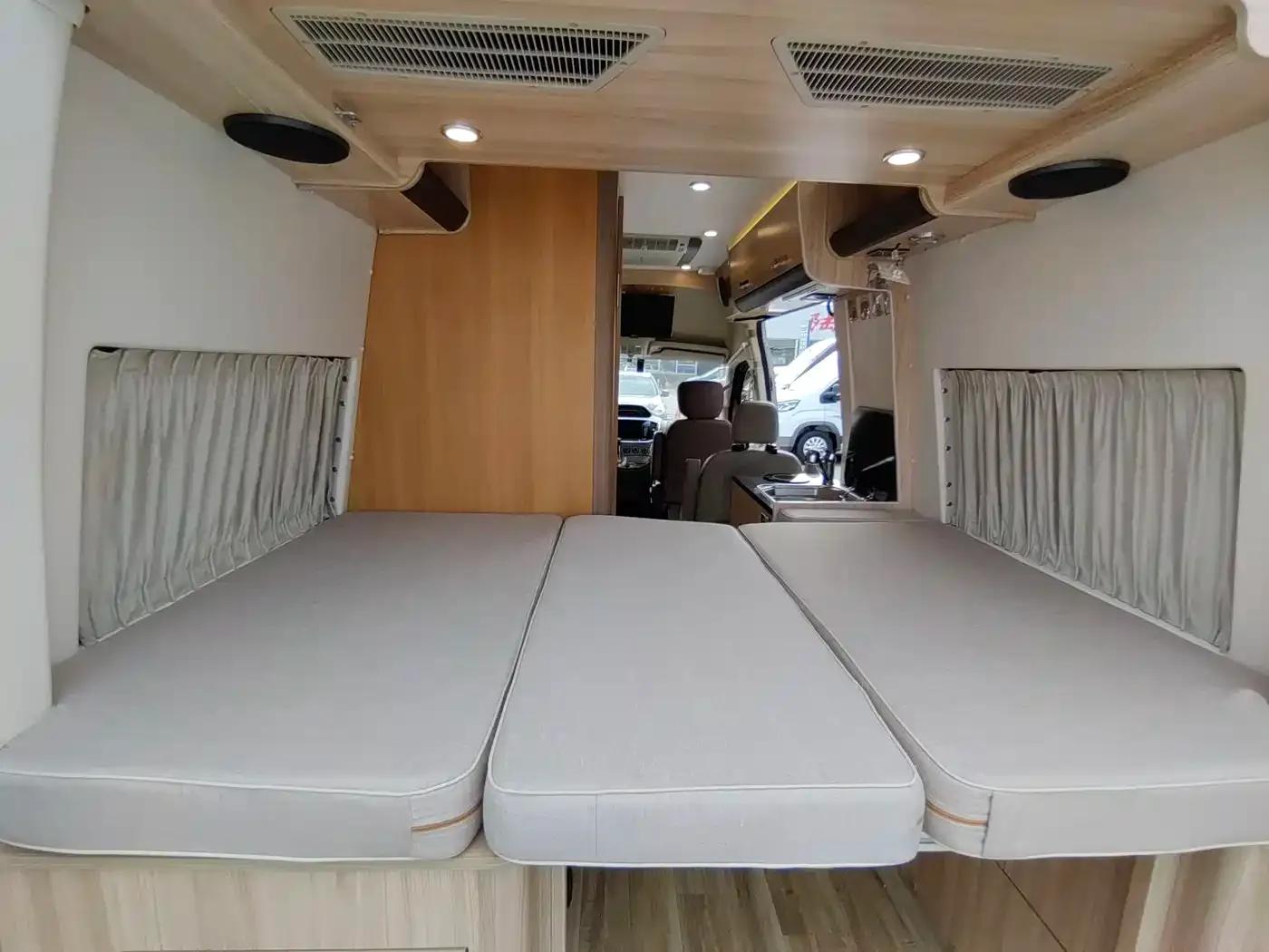 SAIC MAXUS V80 RV, 2019 model, B-type RV, long wheelbase. — миниатюра 12