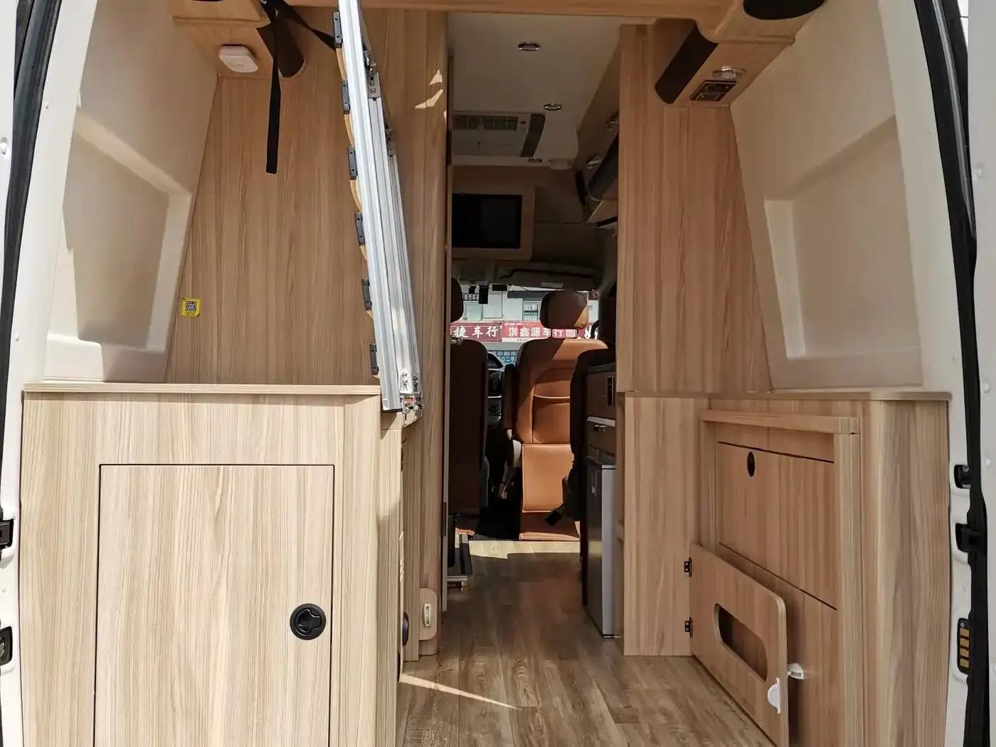 SAIC MAXUS V80 RV, 2019 model, B-type RV, long wheelbase. — миниатюра 14