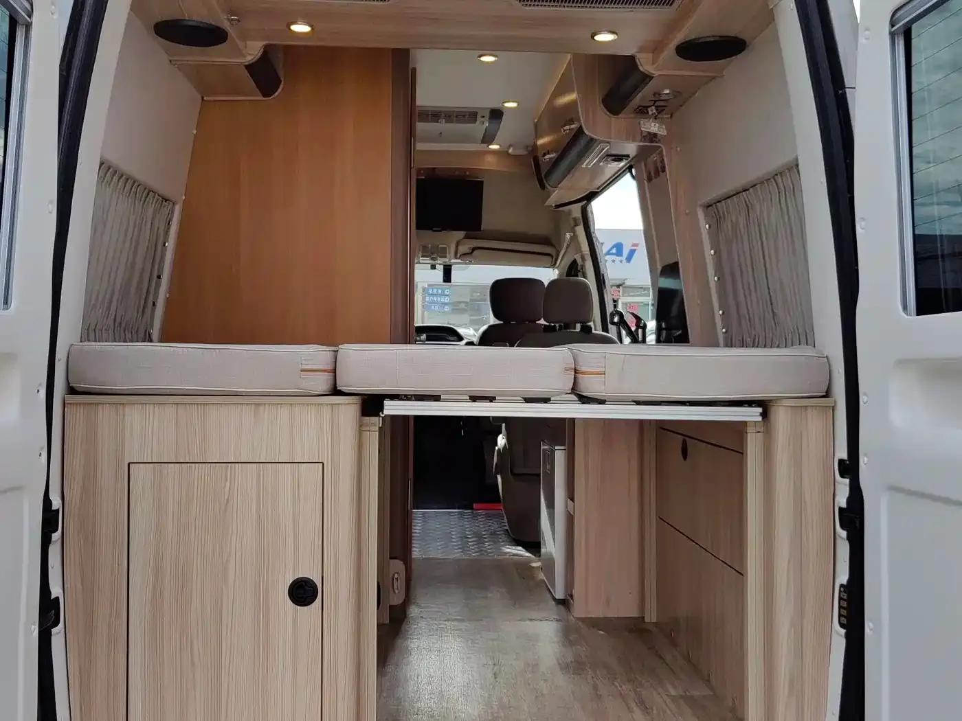 SAIC MAXUS V80 RV, 2019 model, B-type RV, long wheelbase. — миниатюра 15