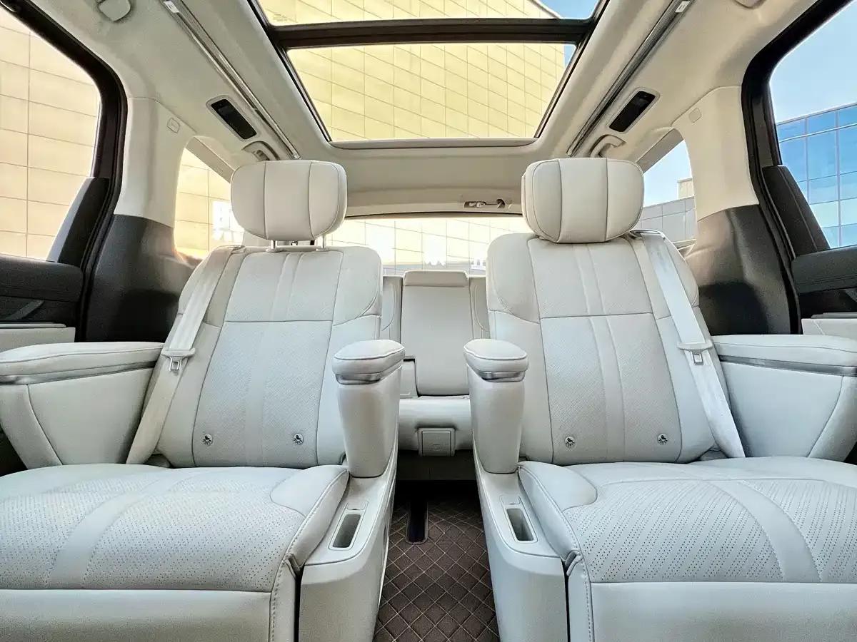 Everyone 9 2025 Super Hybrid Long Range Forest Edition 7-Seater — миниатюра 15