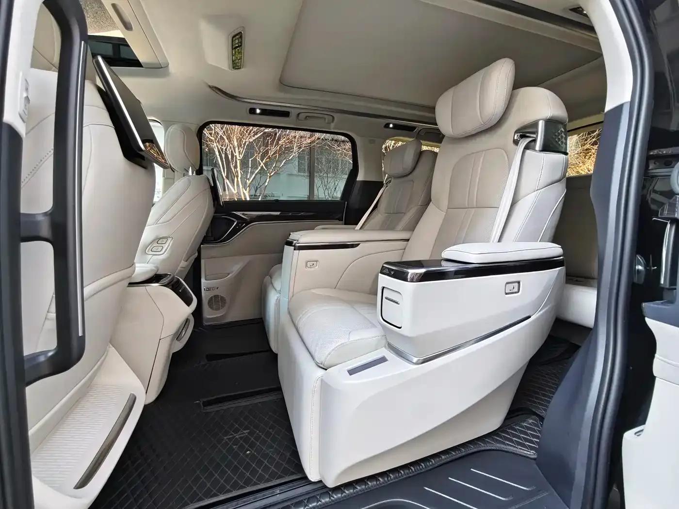 Everyone 9 2024 Super Hybrid Long Range Mountain Edition 7-Seater — миниатюра 10