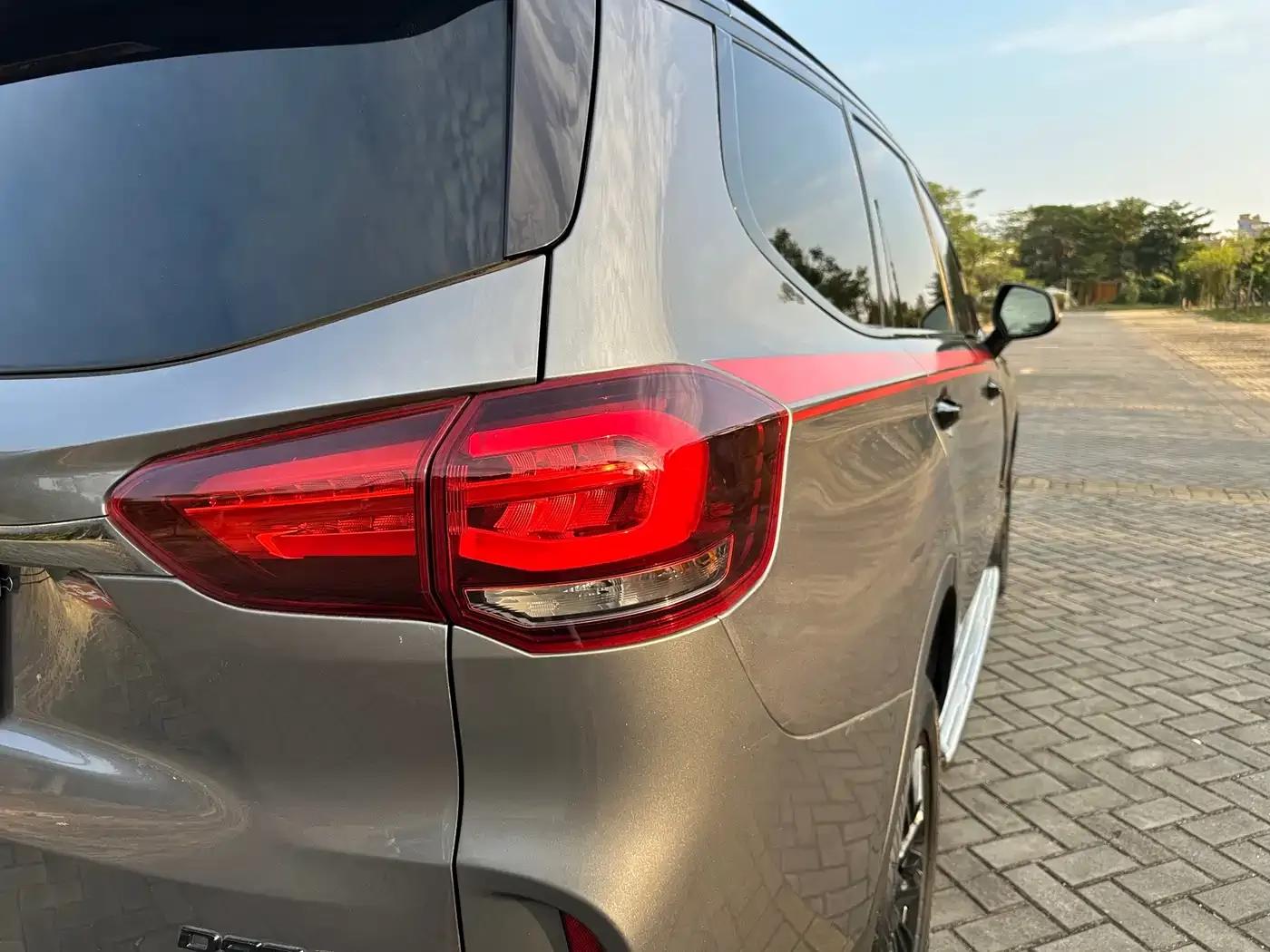 SAIC MAXUS D90 Pro 2021 2.0T Gasoline 4WD Flagship Edition 6-Seater — миниатюра 11