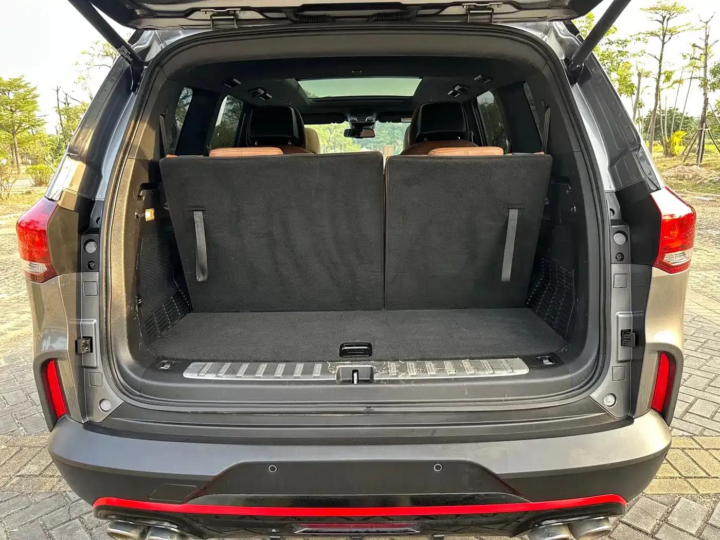 SAIC MAXUS D90 Pro 2021 2.0T Gasoline 4WD Flagship Edition 6-Seater — миниатюра 18