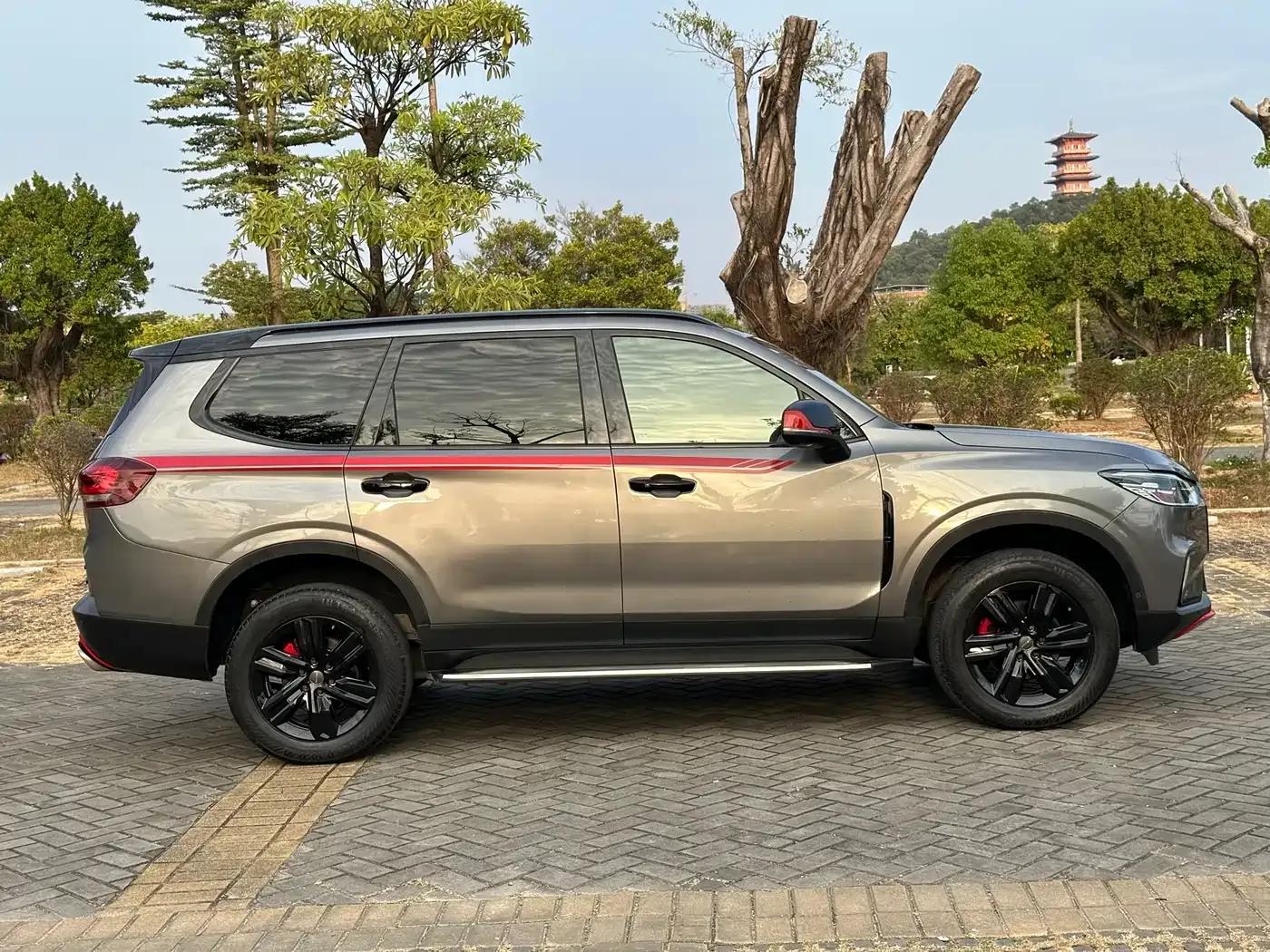 SAIC MAXUS D90 Pro 2021 2.0T Gasoline 4WD Flagship Edition 6-Seater — миниатюра 7