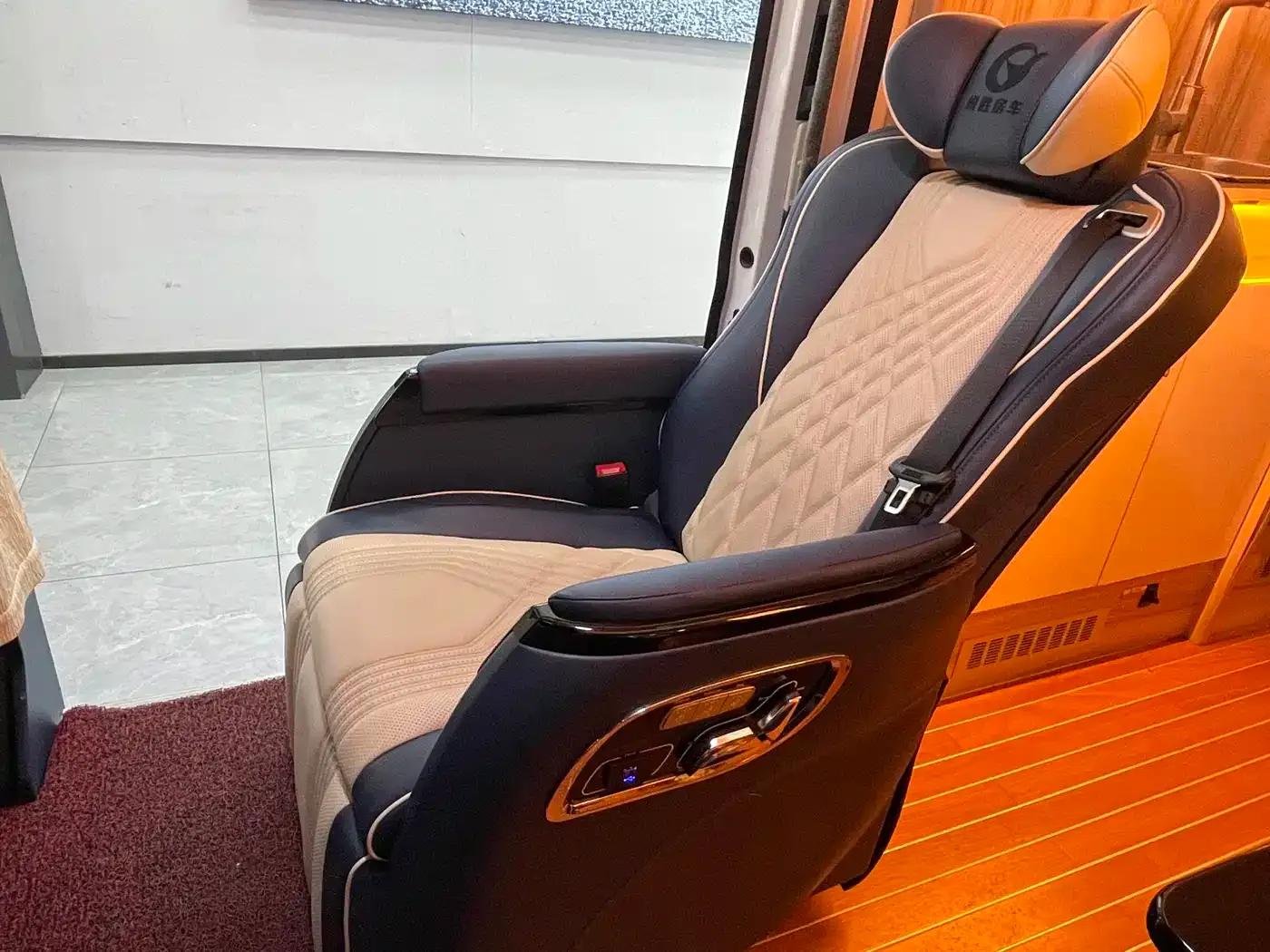 SAIC MAXUS V90 Motorhome 2021 Model 2.0T Traveler V90 Self-propelled Class B Motorhome Flagship Edition — миниатюра 14