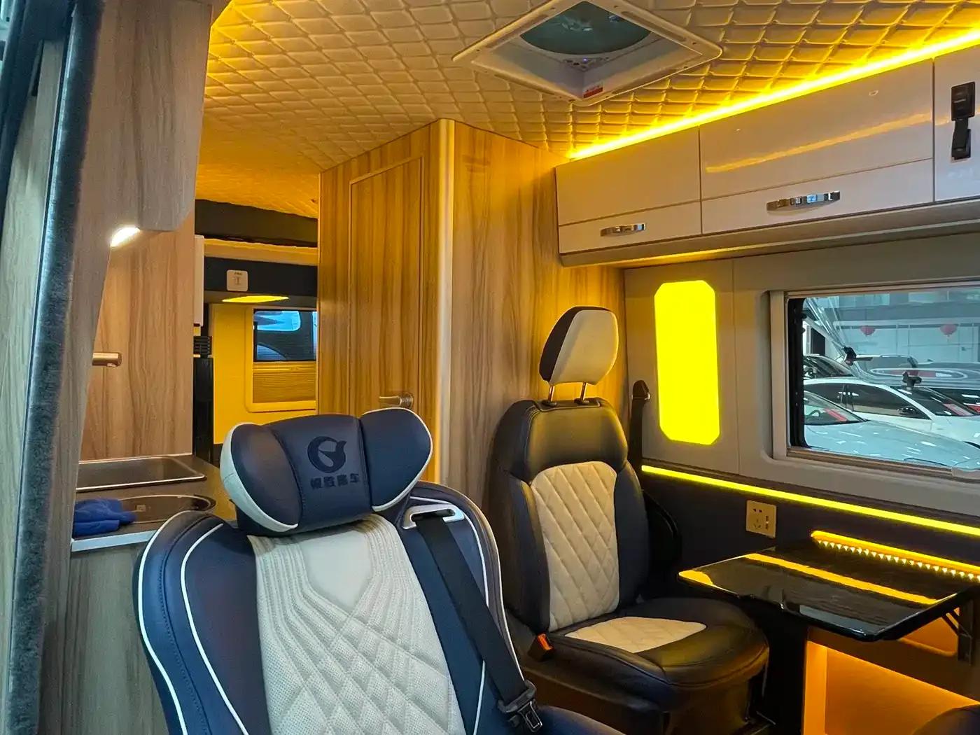 SAIC MAXUS V90 Motorhome 2021 Model 2.0T Traveler V90 Self-propelled Class B Motorhome Flagship Edition — миниатюра 28