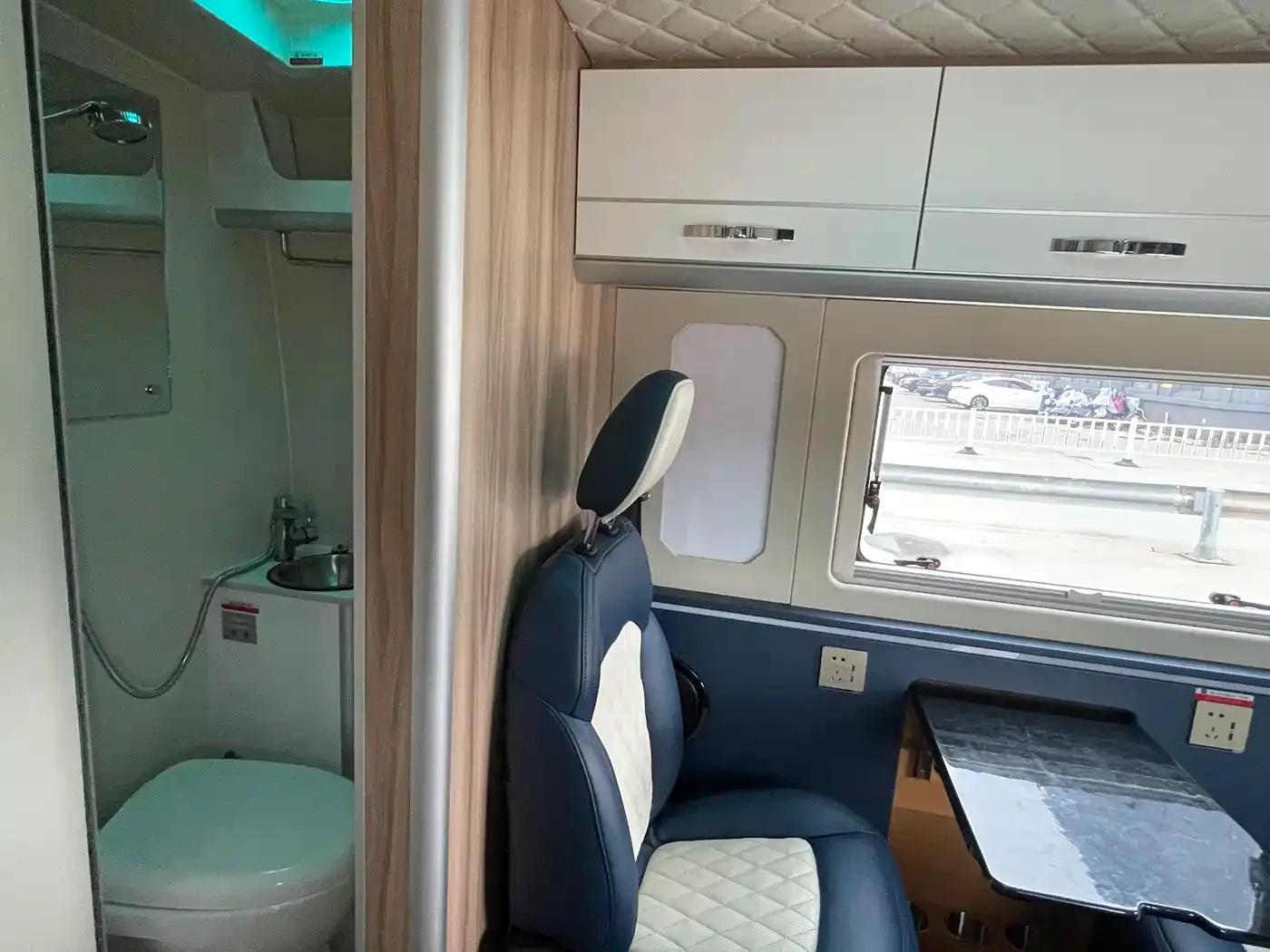 SAIC MAXUS V90 Motorhome 2021 Model 2.0T Traveler V90 Self-propelled Class B Motorhome Flagship Edition — миниатюра 44