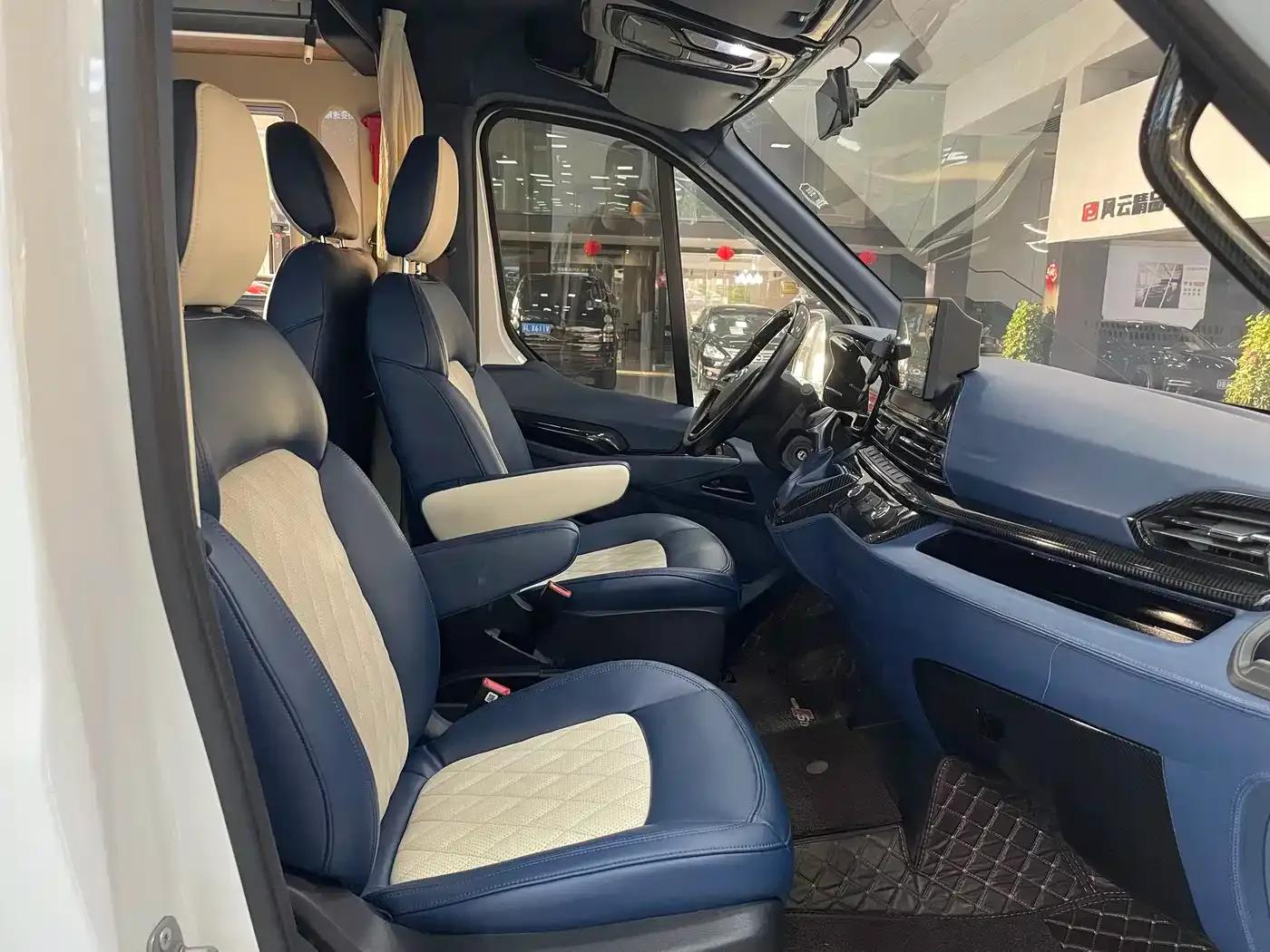 SAIC MAXUS V90 Motorhome 2021 Model 2.0T Traveler V90 Self-propelled Class B Motorhome Flagship Edition — миниатюра 9