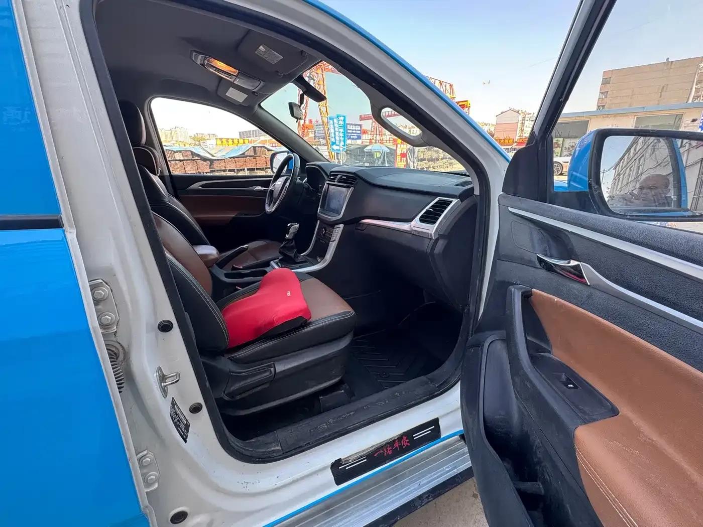 Maxus T70 2022 2.0T Diesel Manual 2WD Australian Version Standard Box — миниатюра 8