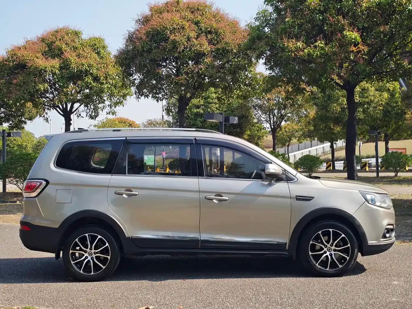 Jingyi X6 2017 Enjoy Series 1.5T CVT Luxury — миниатюра 6