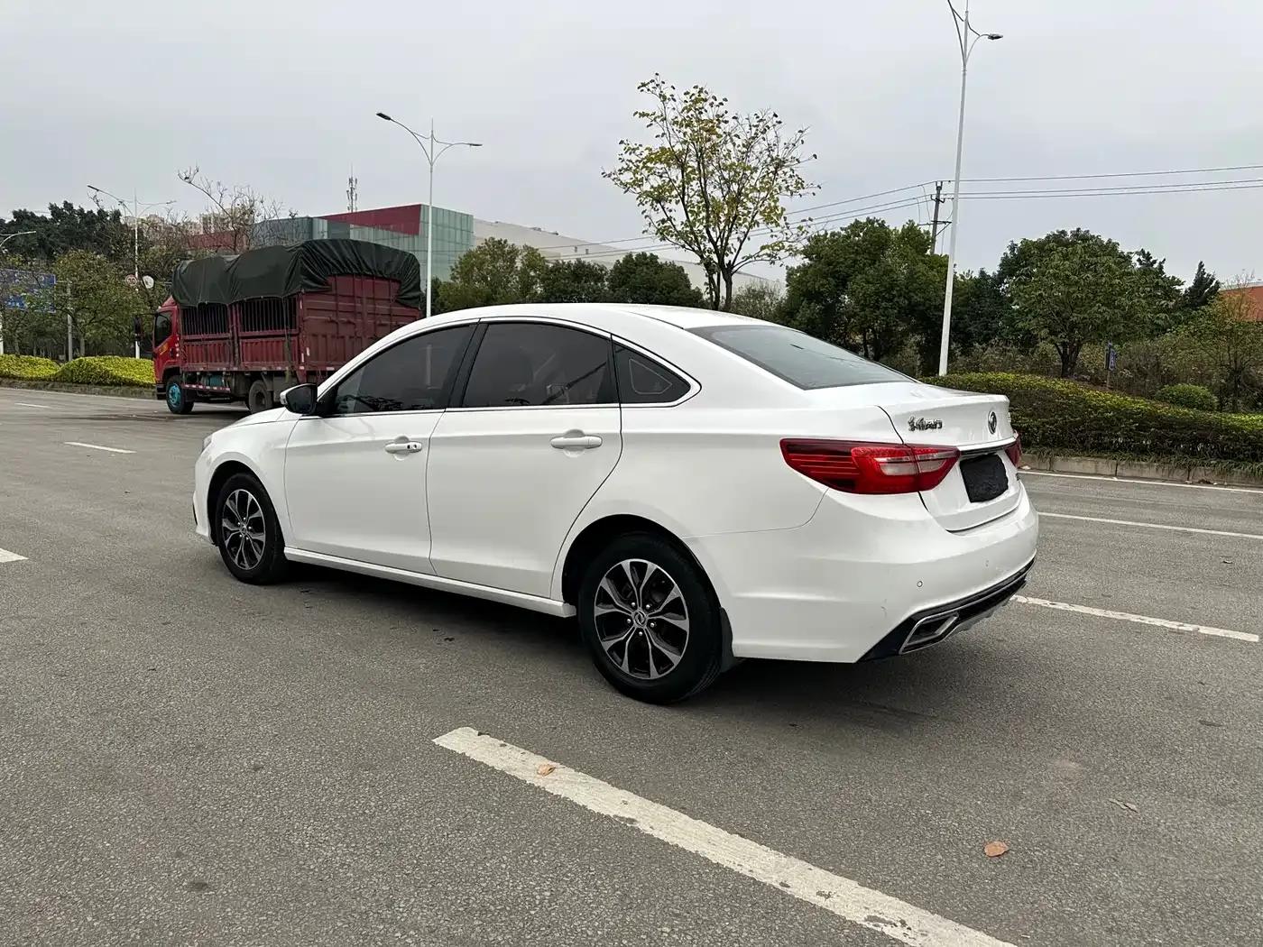 Jingyi S50 2017 1.6L CVT Luxury Edition — миниатюра 6