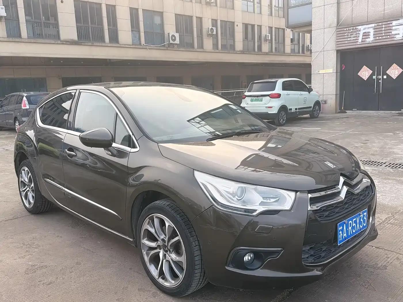 DS 4 2012 1.6T Elegant Edition — миниатюра 1