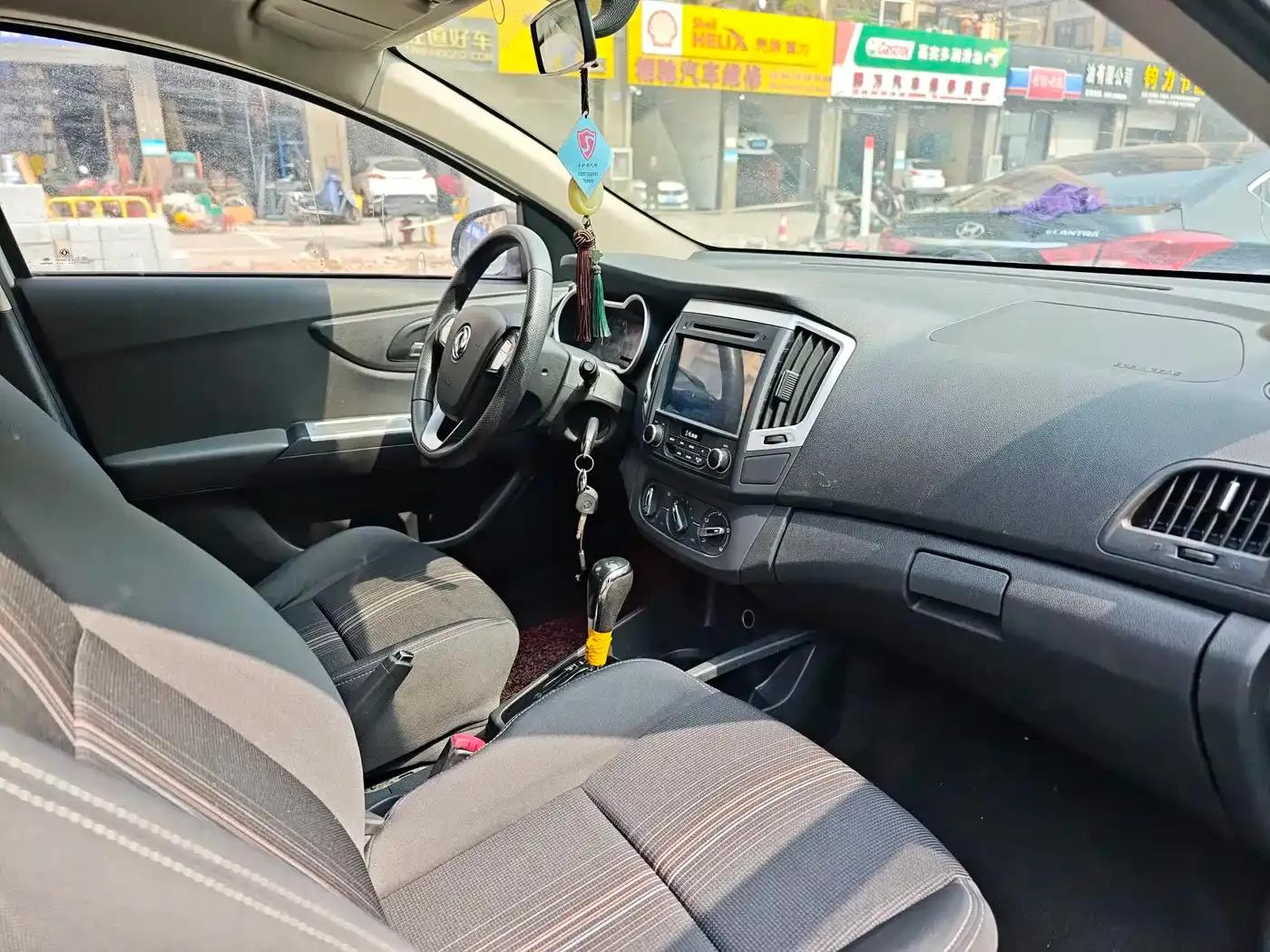 Dongfeng Fengshen AX3 2016 Model 1.5L Automatic Sporty Edition — миниатюра 11
