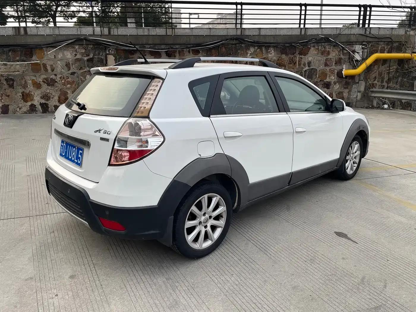 Dongfeng Fengshen H30 2012 CROSS 1.6L Manual Premium Edition — миниатюра 4