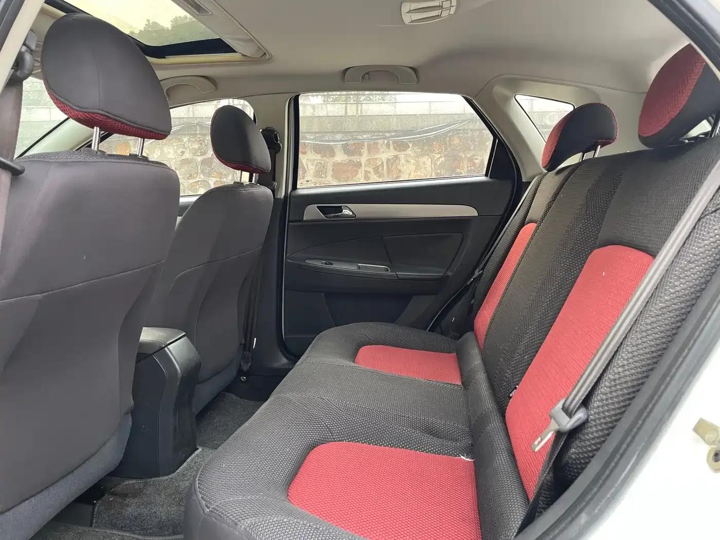 Dongfeng Fengshen H30 2012 CROSS 1.6L Manual Premium Edition — миниатюра 6