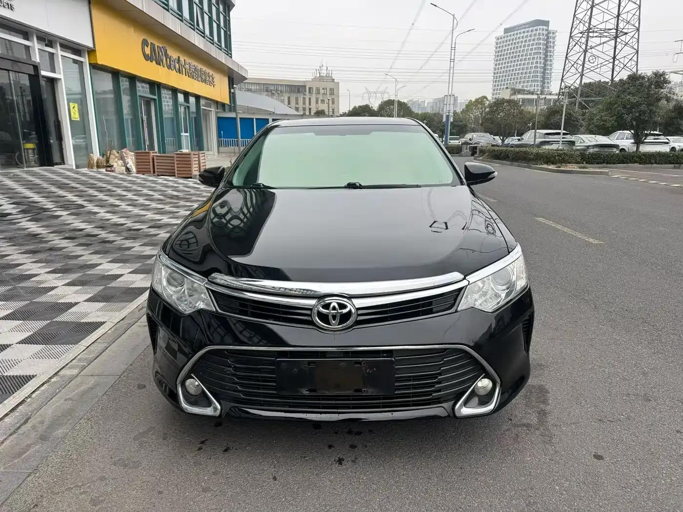 Camry 2016 2.0E 10th Anniversary Elite Edition — миниатюра 1