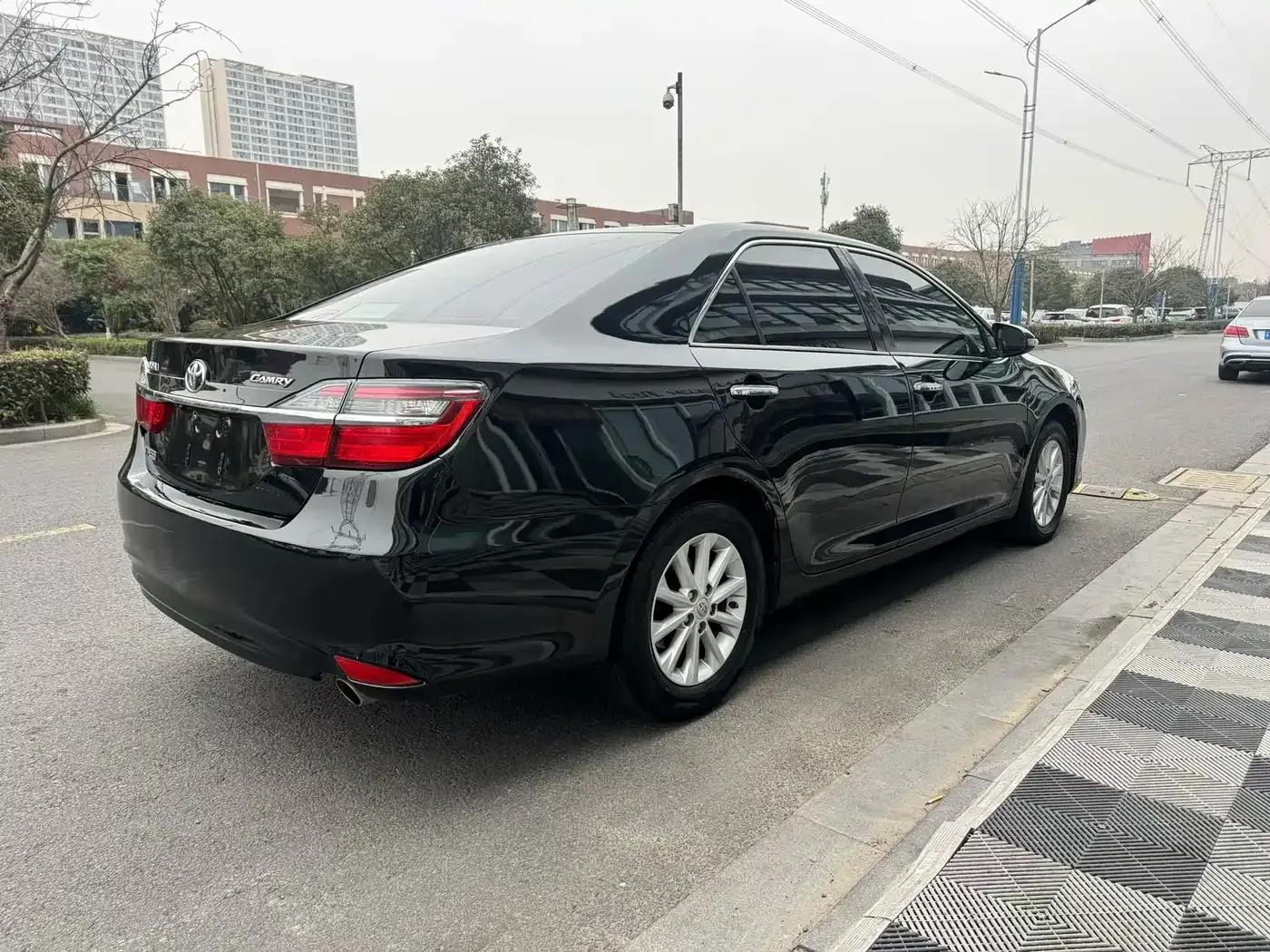 Camry 2016 2.0E 10th Anniversary Elite Edition — миниатюра 4