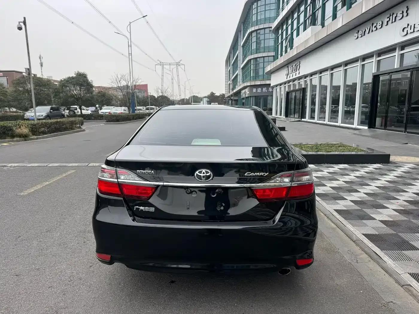 Camry 2016 2.0E 10th Anniversary Elite Edition — миниатюра 6