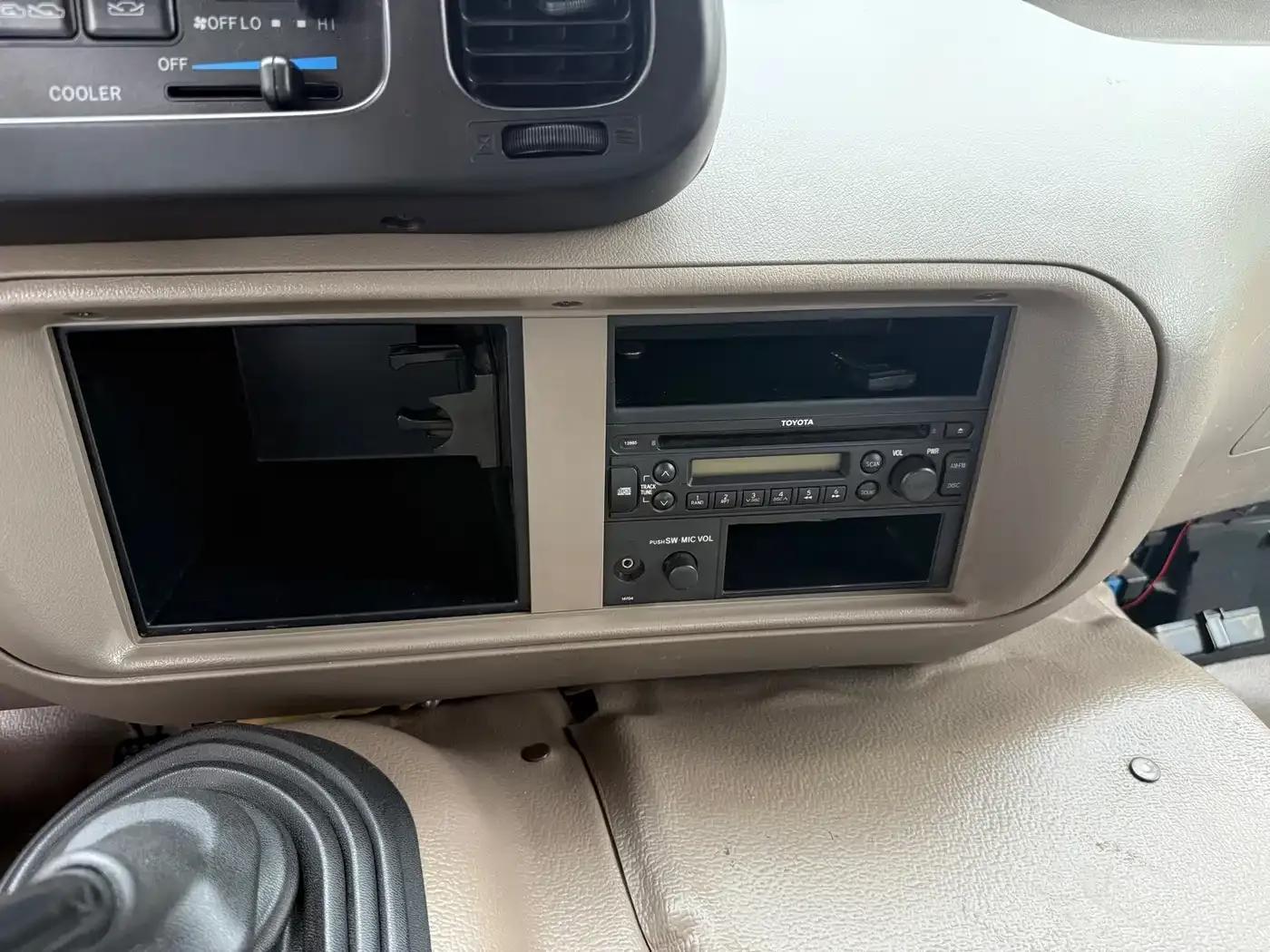 2007 Toyota Coaster 2.7L Gasoline Premium Upgrade Edition (23 Seats) — миниатюра 17