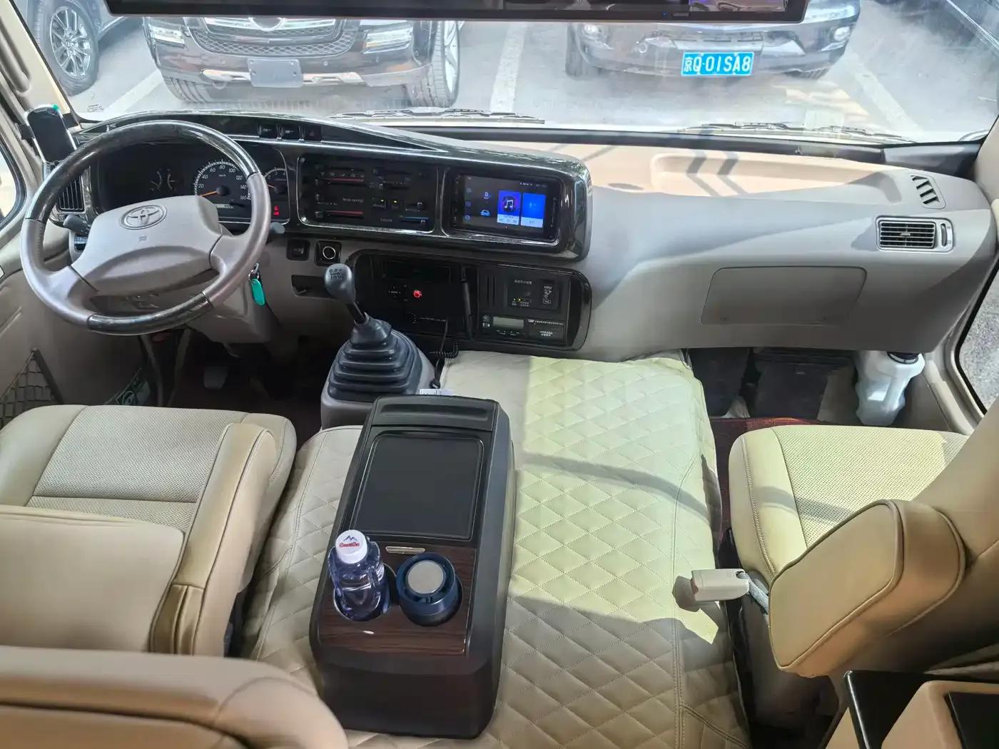 2019 Toyota Coaster 4.0L Luxury SUV GRB53L-ZCMEK 20-seater 9GR — миниатюра 19