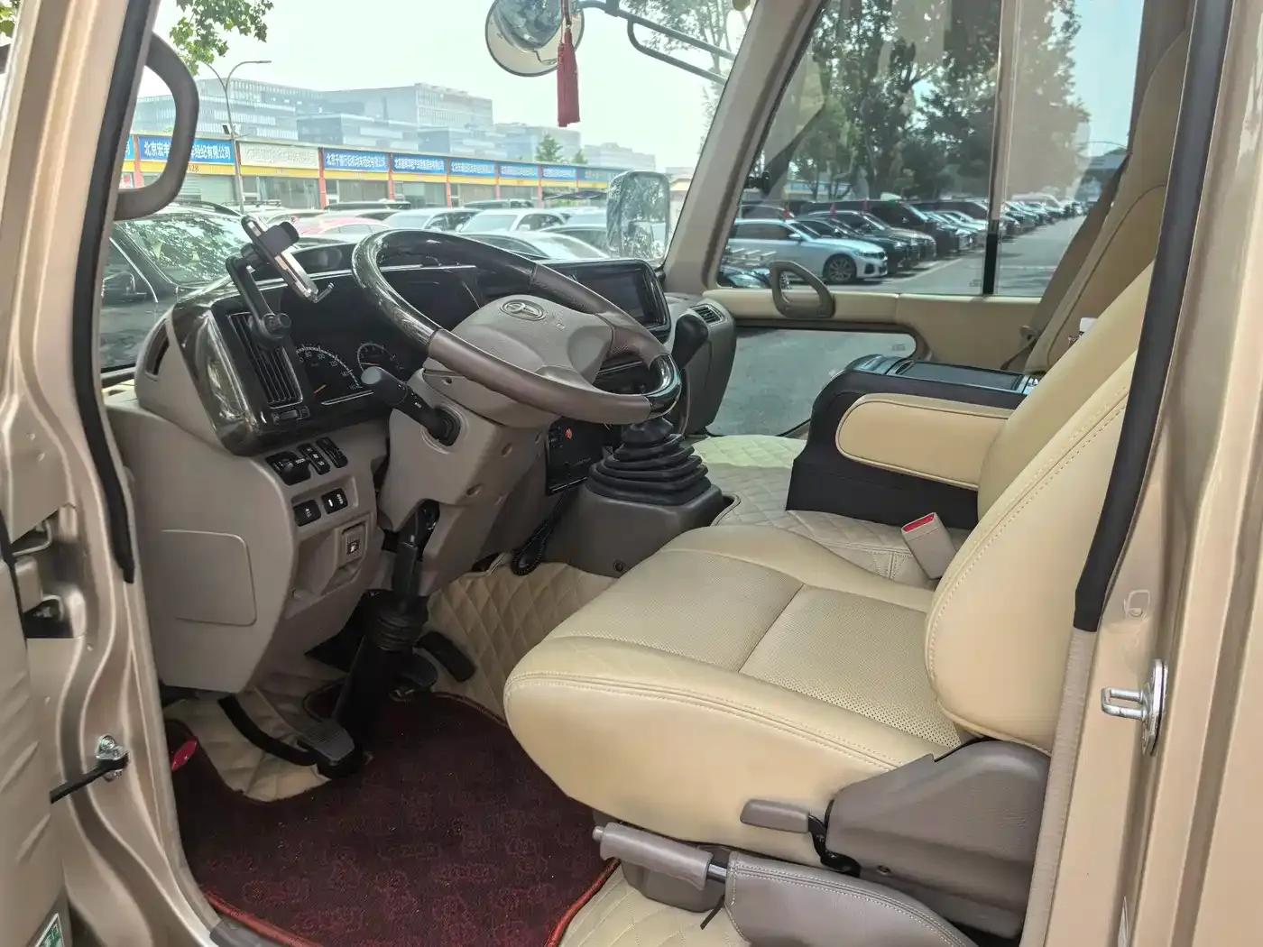 2019 Toyota Coaster 4.0L Luxury SUV GRB53L-ZCMEK 20-seater 9GR — миниатюра 4