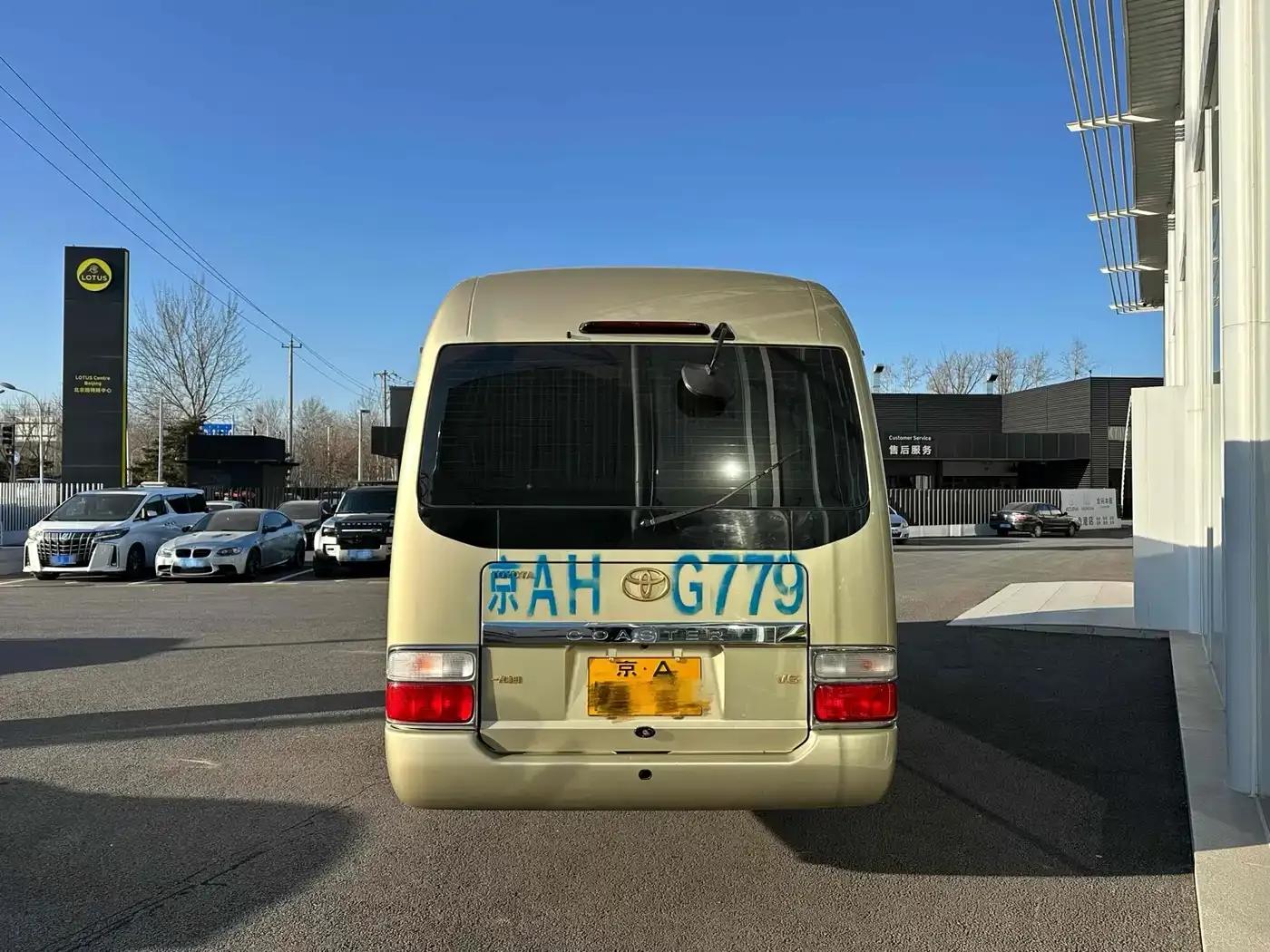 2015 Toyota Coaster 4.0L Premium Model GRB53L-ZCMSK 20-seater — миниатюра 6
