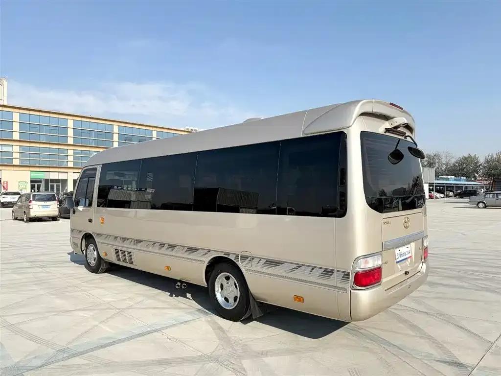 2015 Toyota Coaster 4.0L Luxury SUV GRB53L-ZCMEK 20-seater — миниатюра 25