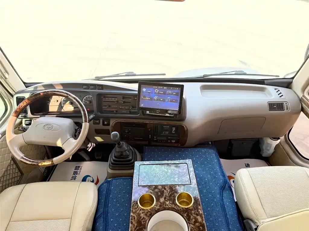 2015 Toyota Coaster 4.0L Luxury SUV GRB53L-ZCMEK 20-seater — миниатюра 8