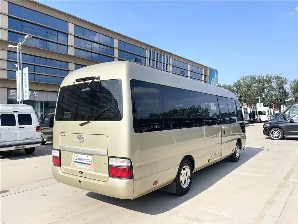 2015 Toyota Coaster 4.0L Premium Model GRB53L-ZCMSK 20-seater — миниатюра 19