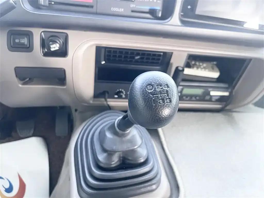 2015 Toyota Coaster 4.0L Premium Model GRB53L-ZCMSK 20-seater — миниатюра 7